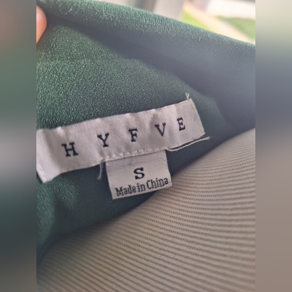 Green Top - Picture 4 of 6